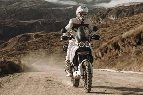 Ducati DesertX accesorios moto